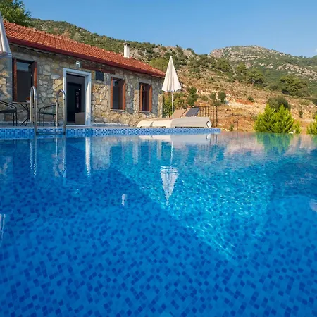 Rose Garden With Private Pool And Jacuzzi Fethiye