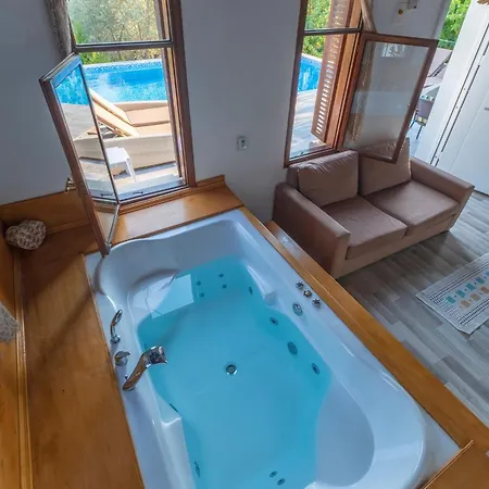 Villa Rose Garden With Private Pool And Jacuzzi *