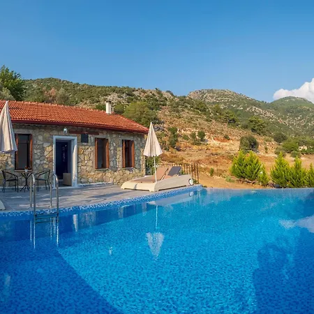 Rose Garden With Private Pool And Jacuzzi *