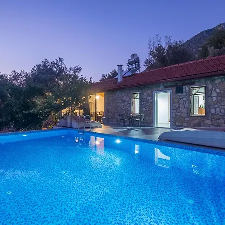 Rose Garden With Private Pool And Jacuzzi Vila