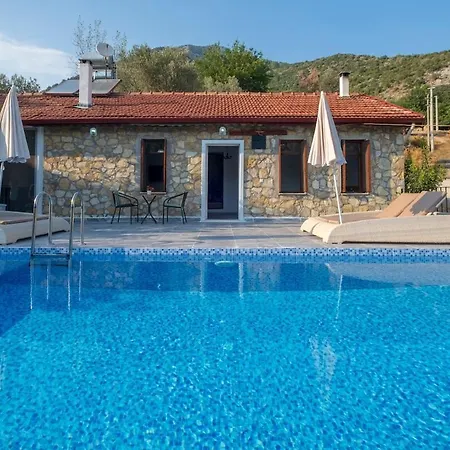 Rose Garden With Private Pool And Jacuzzi Fethiye